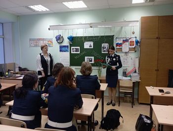 �������